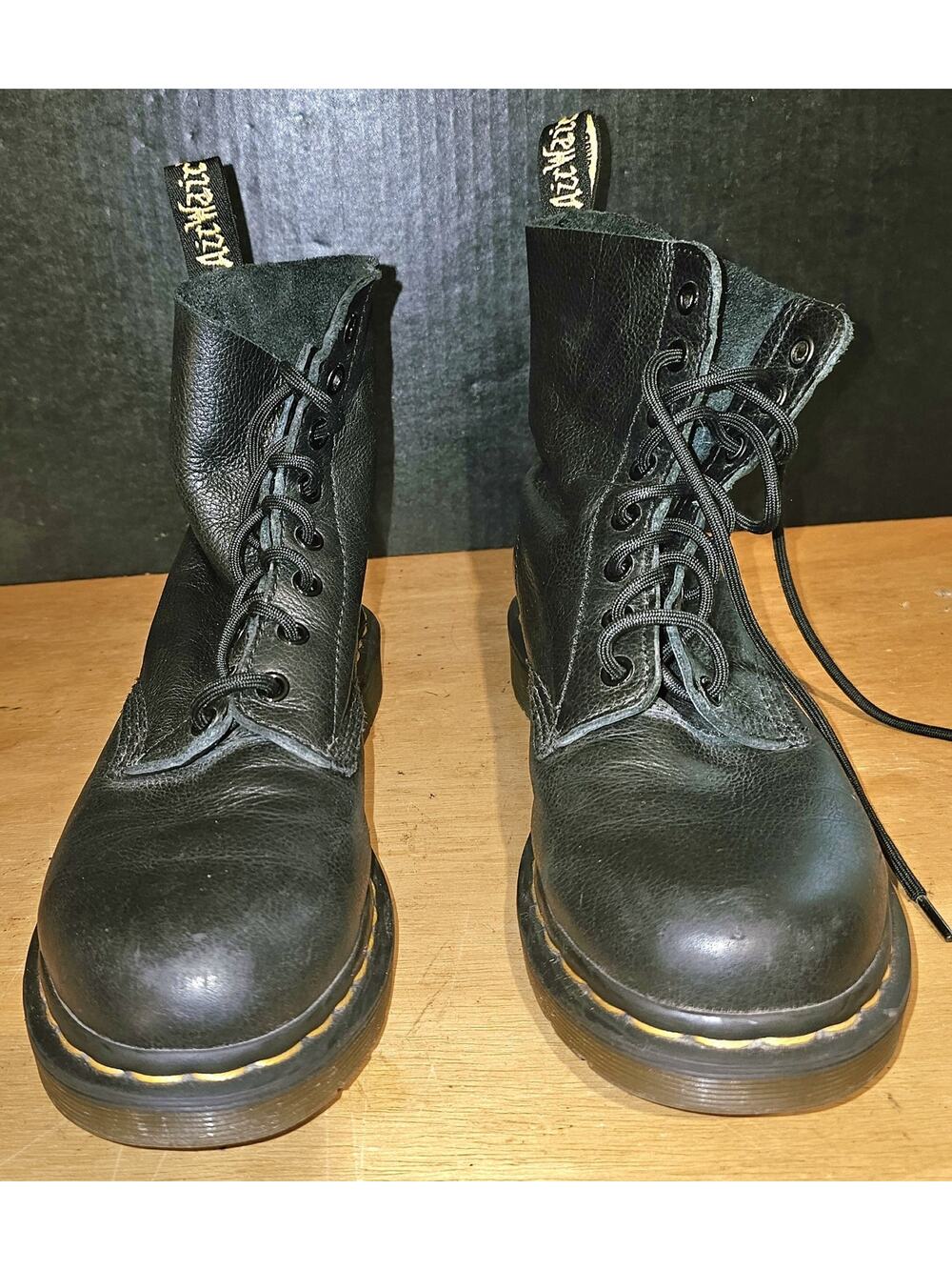 Dr Martens Shoes Womens 8 Black Pascal Airwair Leather Boots